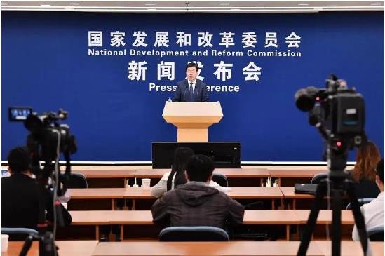 国家发改委：：勉励民营企业投资建设漫衍式光伏!