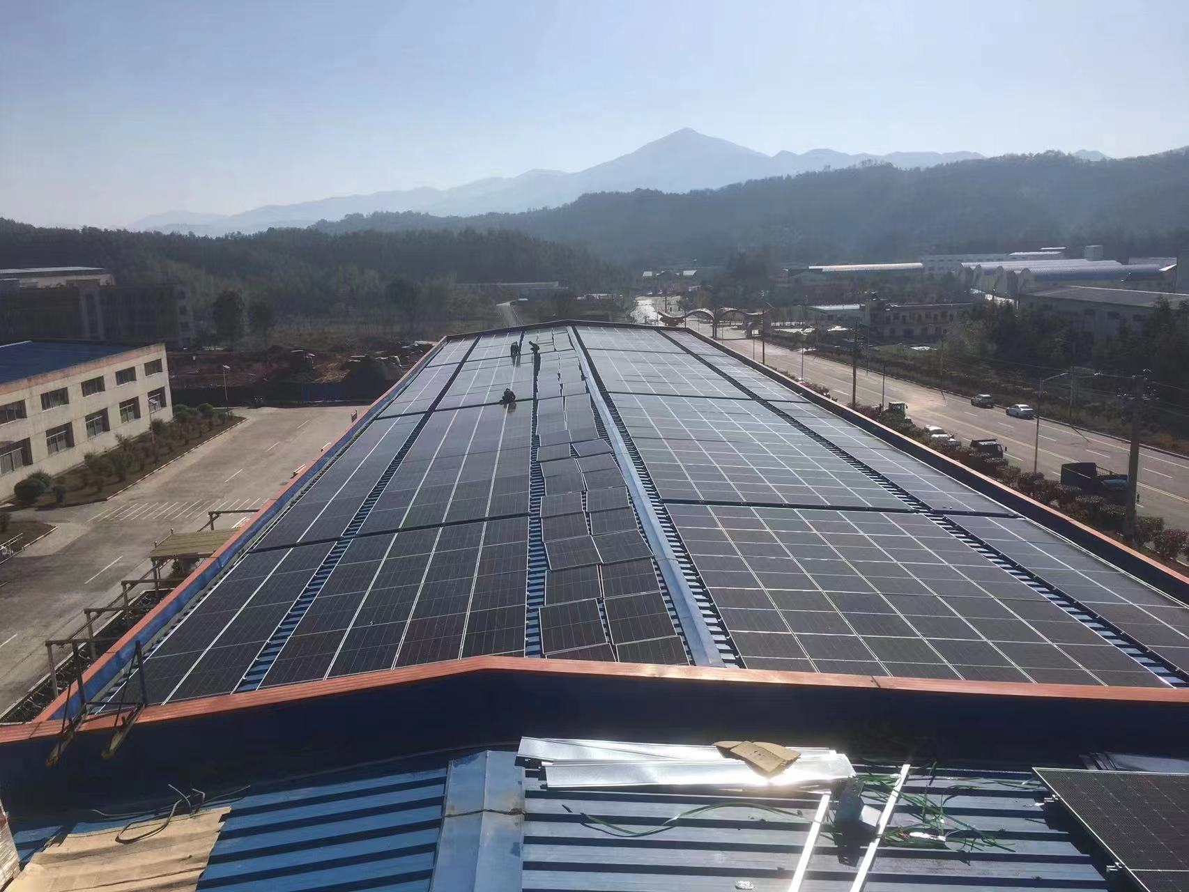 工信部：：：我国光伏玻璃产品自给率凌驾98%